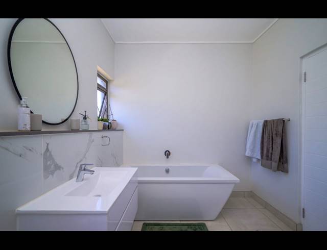 3 BEDROOM APARTMENT TO LET IN IZINGA